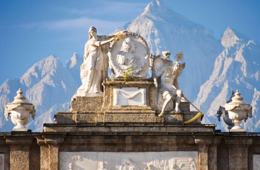Triumphal Arch Innsbruck